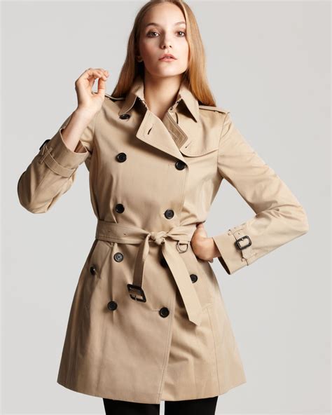 Women's Burberry Raincoats & Trench Coats Sale 